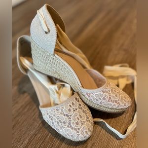 Eva & Zoe Beige Floral Strap Wedges